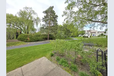 8 E Shag Bark Lane, Streamwood, IL 60107 - Photo 11