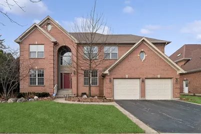 2062 N Broadmoor Lane, Vernon Hills, IL 60061 - Photo 1