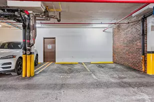 3900 N Pine Grove Ave, Chicago, IL 60613 - Photo 19