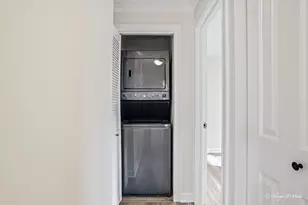 3900 N Pine Grove Ave, Chicago, IL 60613 - Photo 11