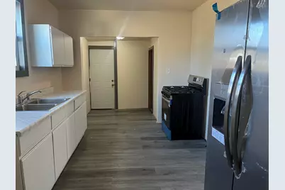 1027 S Chicago Avenue, Freeport, IL 61032 - Photo 3