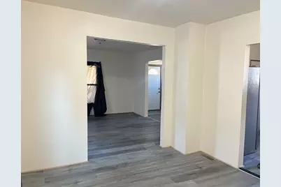 1027 S Chicago Avenue, Freeport, IL 61032 - Photo 5