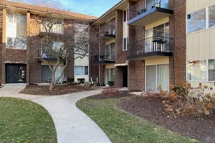 5s100 Pebblewood Ln, Naperville, IL 60563 - Photo 1