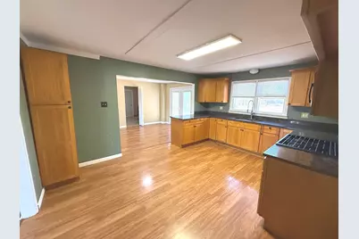 8412 Meadowbrook Drive, Burr Ridge, IL 60527 - Photo 7