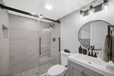 2114 S 10th Avenue, Maywood, IL 60153 - Photo 19