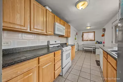 1429 Kings Road, Carpentersville, IL 60110 - Photo 7