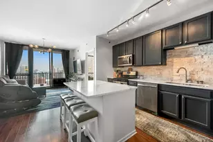 210 S Desplaines St, Chicago, IL 60661 - Photo 5