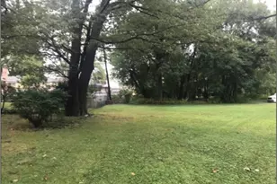 5536 Greenwood St, Morton Grove, IL 60053 - Photo 1