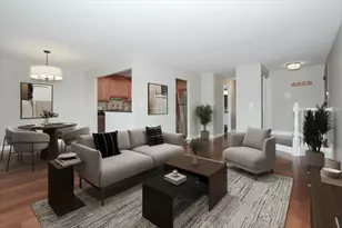 677 Cumberland Trail, Roselle, IL 60172 - Photo 3