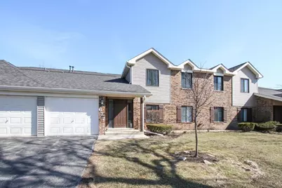 677 Cumberland Trail #2B, Roselle, IL 60172 - Photo 1