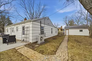 321 Grant Ave, Geneva, IL 60134 - Photo 5