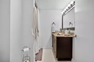 8632 New England Ave, Burbank, IL 60459 - Photo 13