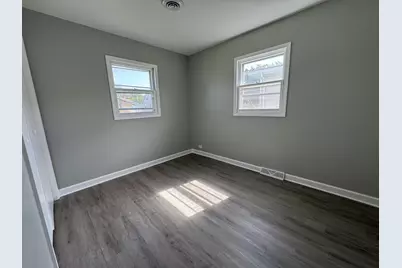 5735 W 80th Street, Burbank, IL 60459 - Photo 7