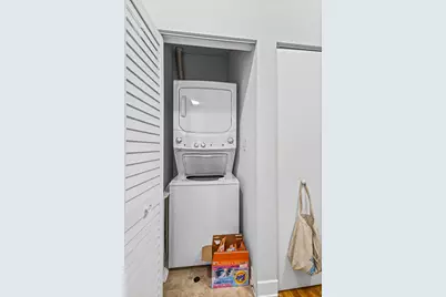 1450 W Barry Avenue, Chicago, IL 60657 - Photo 13