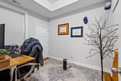 1450 W Barry Avenue, Chicago, IL 60657 - Photo 9