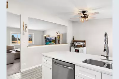 7854 Deerfield Avenue, Woodridge, IL 60517 - Photo 5