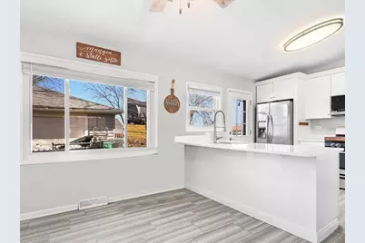 7854 Deerfield Avenue, Woodridge, IL 60517 - Photo 7