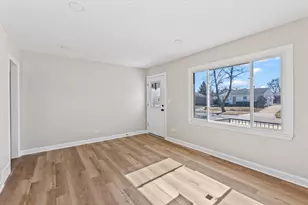 1922 Fargo Ave, Des Plaines, IL 60018 - Photo 5