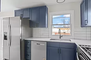 1922 Fargo Ave, Des Plaines, IL 60018 - Photo 7