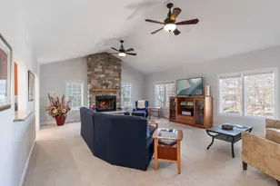 817 Regner Rd, McHenry, IL 60051 - Photo 3