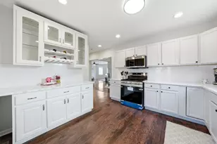 8891 67th St, Hodgkins, IL 60525 - Photo 9