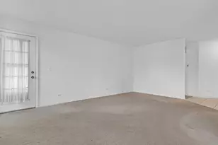 [Address not provided], Wheeling, IL 60090 - Photo 7