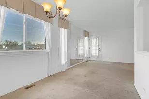 [Address not provided], Wheeling, IL 60090 - Photo 5