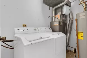 [Address not provided], Wheeling, IL 60090 - Photo 17