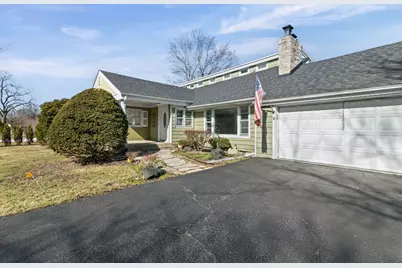 836 W Everett Road, Lake Forest, IL 60045 - Photo 1