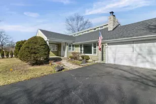 836 W Everett Rd, Lake Forest, IL 60045 - Photo 1