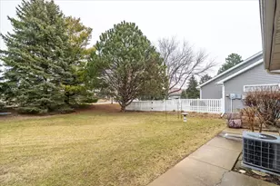 16 Grape Vine Ln, Bloomington, IL 61704 - Photo 25