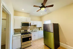 72 N 4th St, Aurora, IL 60505 - Photo 3