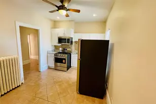 72 N 4th St, Aurora, IL 60505 - Photo 5