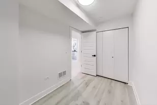 1437 W Oakdale Ave, Chicago, IL 60657 - Photo 11