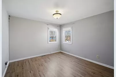 4611 W Shore Drive, McHenry, IL 60050 - Photo 11