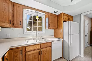 1502 Theodore Dr, Champaign, IL 61821 - Photo 11