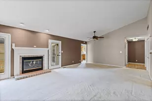 1502 Theodore Dr, Champaign, IL 61821 - Photo 9