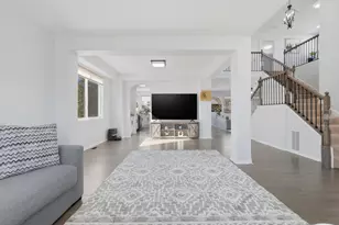 748 N Overlook Trail, Round Lake, IL 60073 - Photo 5