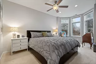 207 E 13th St, Chicago, IL 60605 - Photo 13