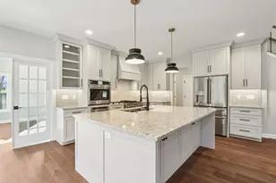 39W910 Catlin Square, Geneva, IL 60134 - Photo 3