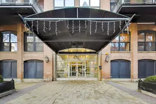 520 W Huron St, Chicago, IL 60654 - Photo 23