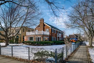 1047 Fair Oaks Ave, Oak Park, IL 60302 - Photo 3