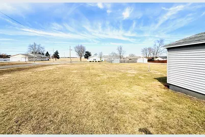 502 E McNeil Avenue, Hoopeston, IL 60942 - Photo 13