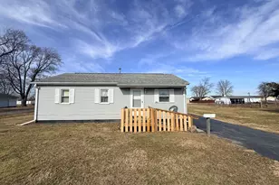 502 E McNeil Ave, Hoopeston, IL 60942 - Photo 17