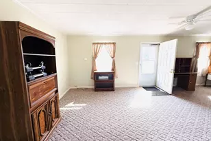 502 E McNeil Ave, Hoopeston, IL 60942 - Photo 5