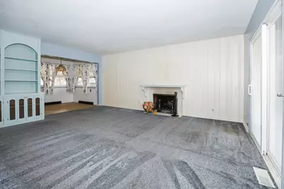 813 Highpoint Road, Normal, IL 61761 - Photo 11