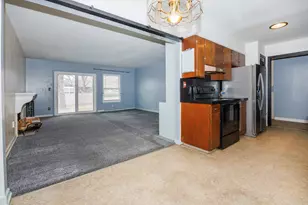 813 Highpoint Rd, Normal, IL 61761 - Photo 7