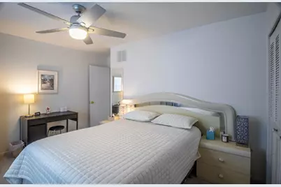 648 Dauphine Court #D, Elk Grove Village, IL 60007 - Photo 17