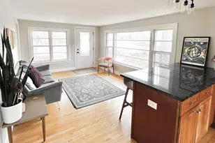 634 E 5th Ave, Naperville, IL 60563 - Photo 3