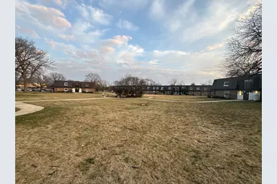 121 W 63rd Street #D203, Westmont, IL 60559 - Photo 9